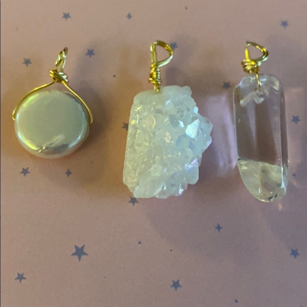 Quartz, druzy and pearl pendants 😍